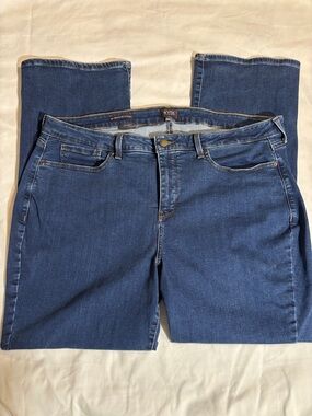 NYDJ Mid Wash Barbara Bootcut Jeans Women’s Size 20 EUC